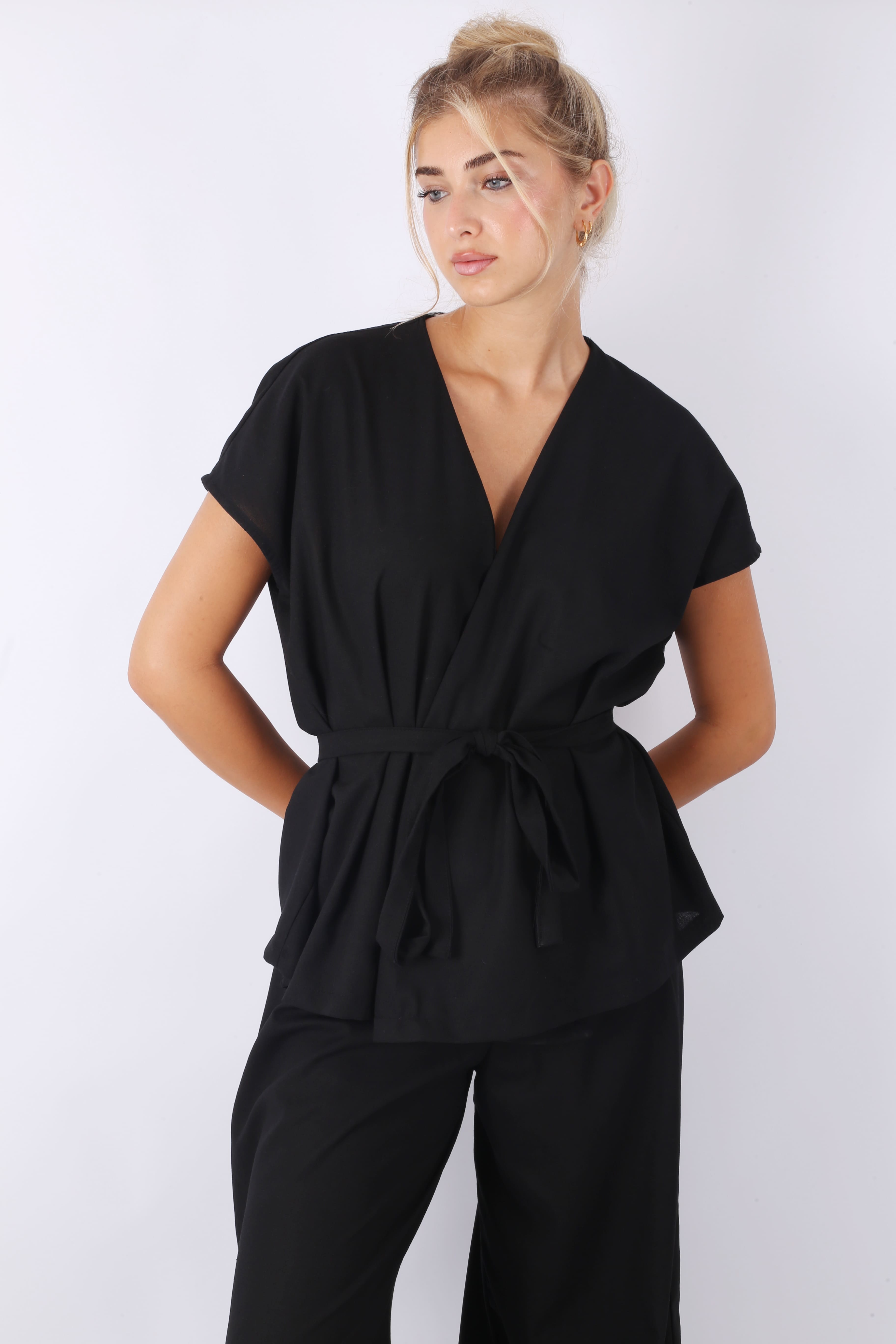 Lily Black Linen Set