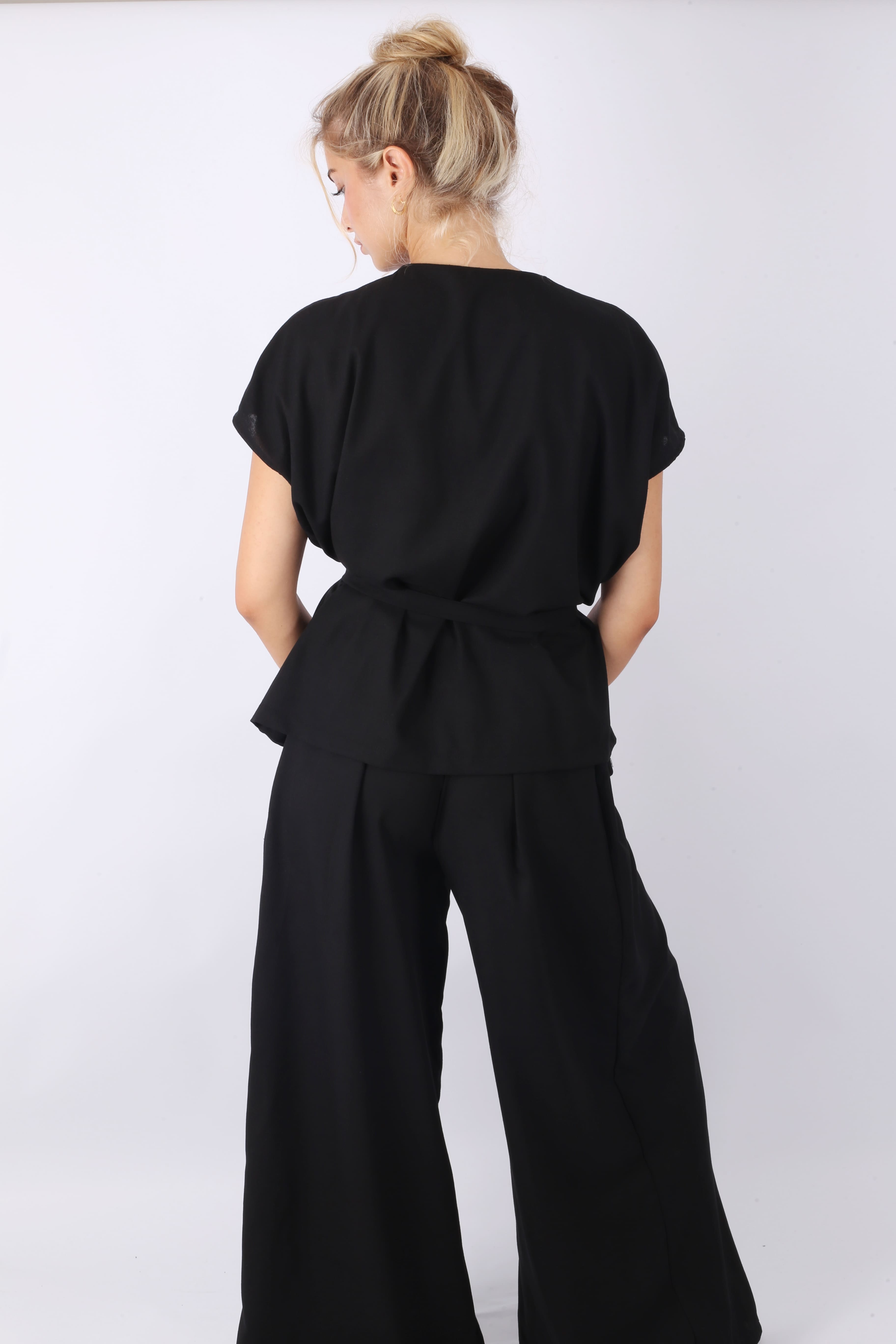 Lily Black Linen Set